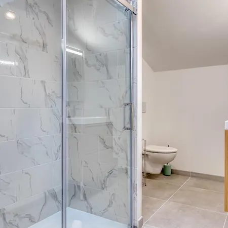 L'esprit Normand Chaleureux Fraichement Renove Proche Chu Lejlighed